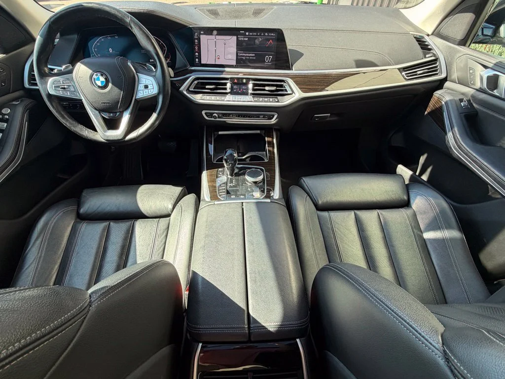 Used 2019 Black BMW xDrive40i image 8