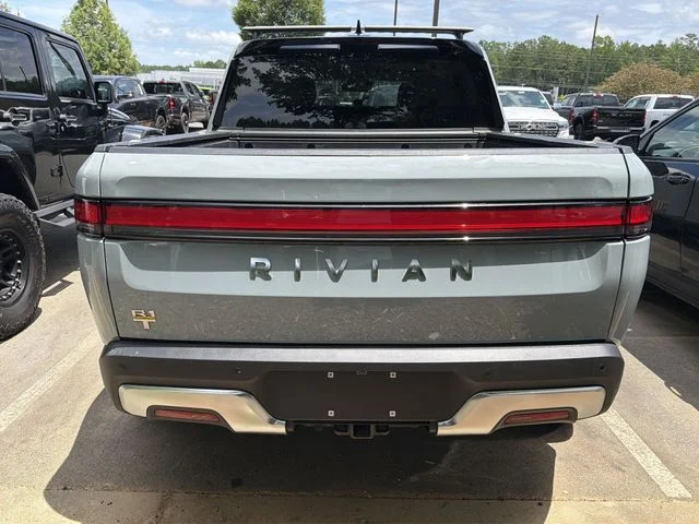 Used 2022  Rivian Adventure image 6