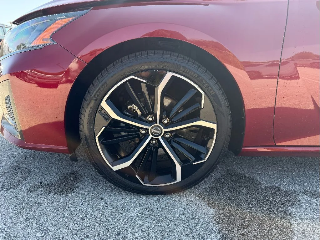Used 2024 Scarlet Ember Nissan 2.5 SR image 23