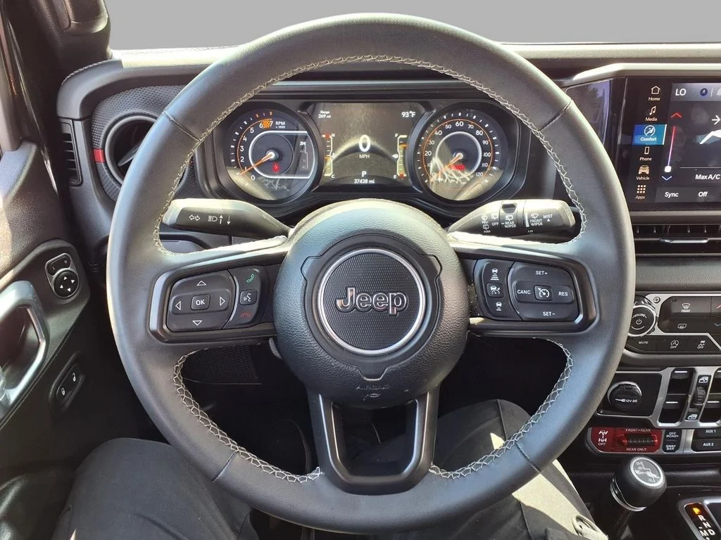 Used 2025 Black Jeep Rubicon image 15
