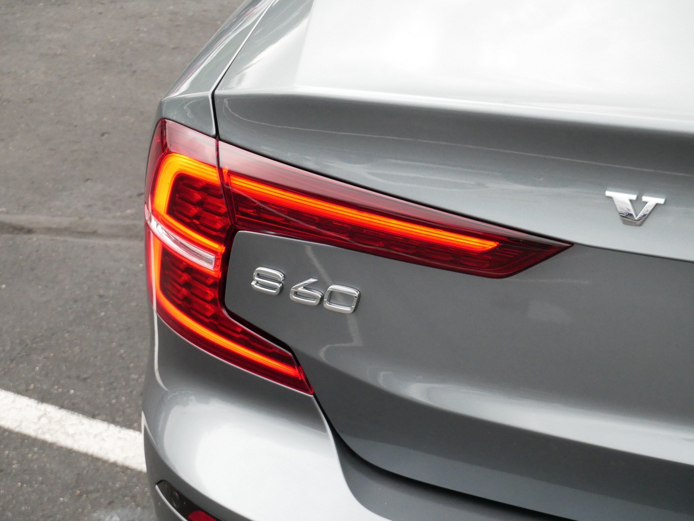 Used 2021 Osmium Grey Metallic Volvo Momentum image 17