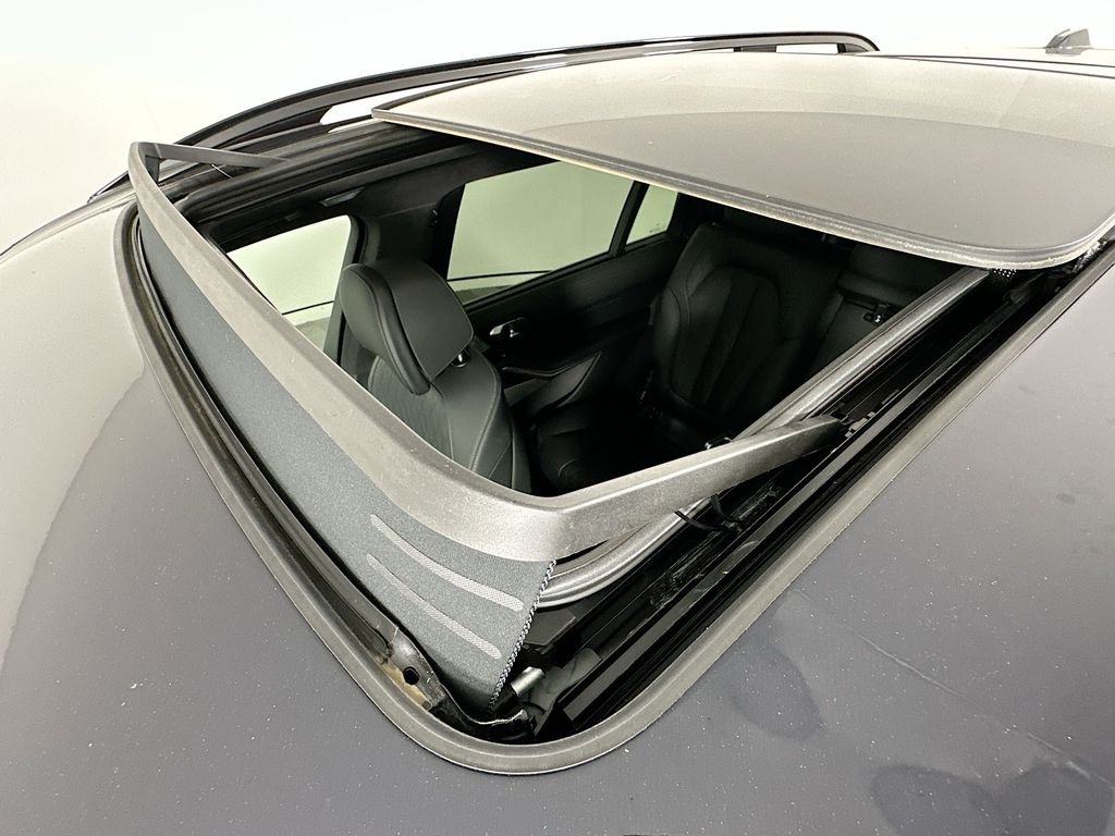 Used 2024 Carbon Black Metallic BMW xDrive40i image 22