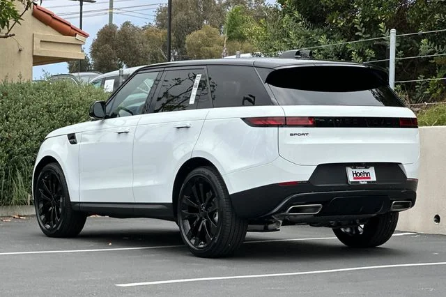 New 2026 Fuji White Land Rover SE image 3