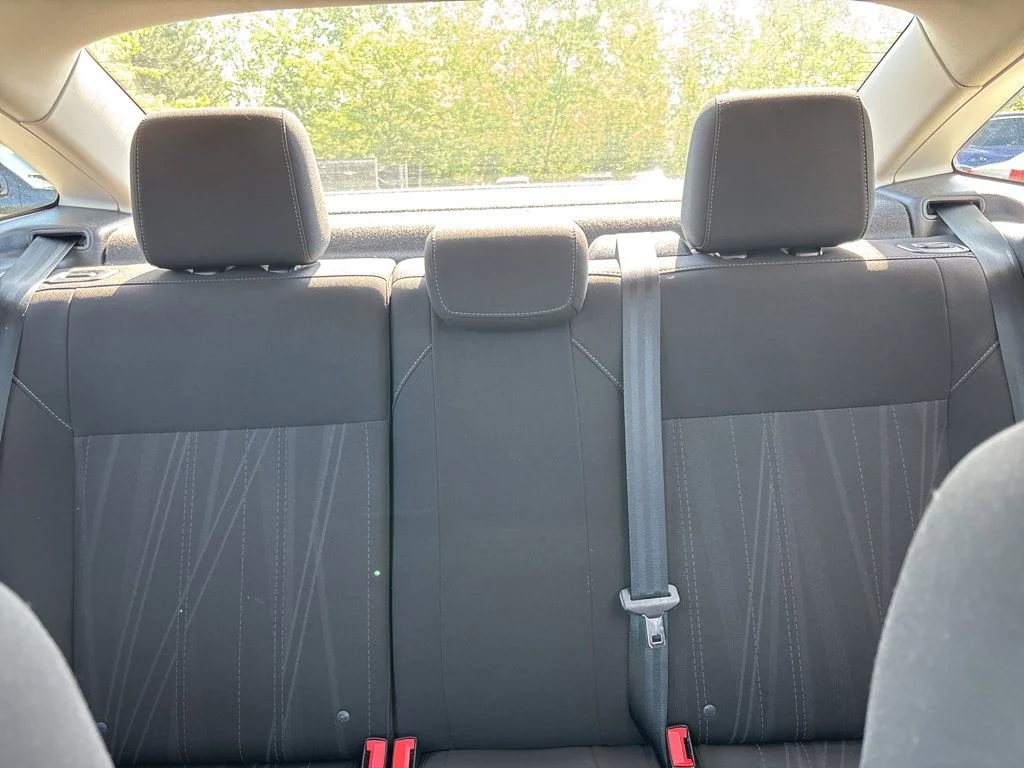Used 2018 Gray Ford SE image 27