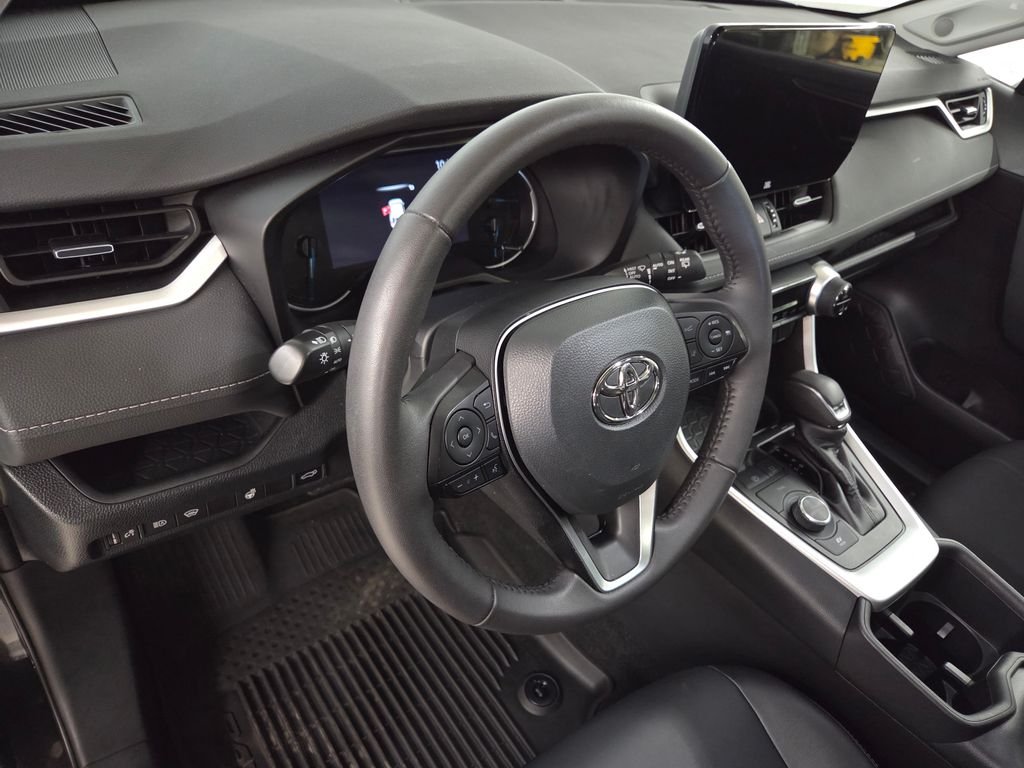 Used 2023 Black Toyota XLE Premium image 18