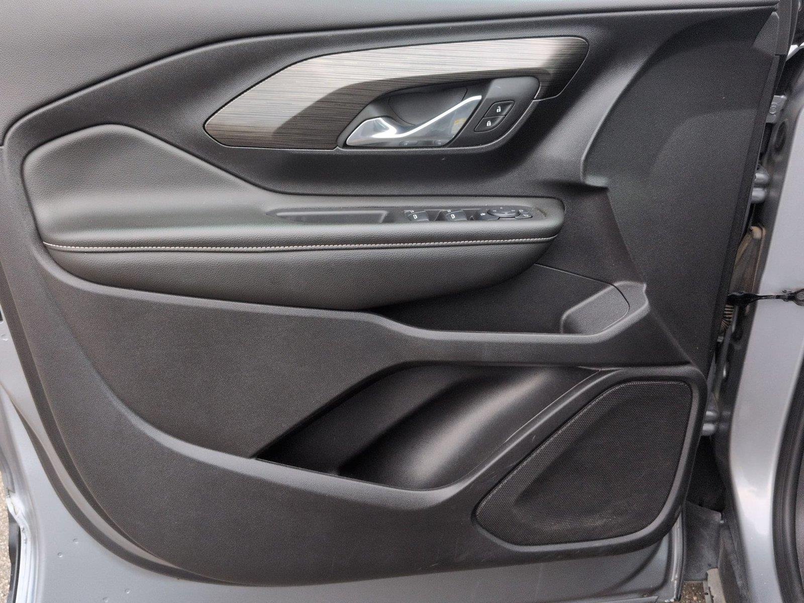 Used 2024 Sterling Metallic GMC SLE image 15