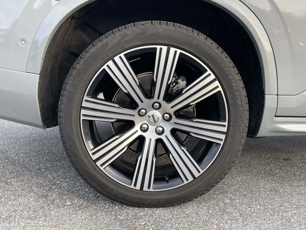 Certified Used 2024 Vapour Grey Metallic Volvo Ultimate Bright Theme image 31