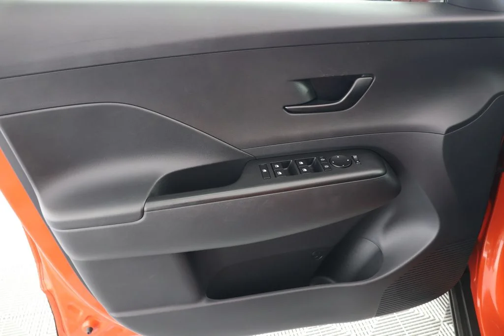 Used 2024 Orange Hyundai SEL image 25
