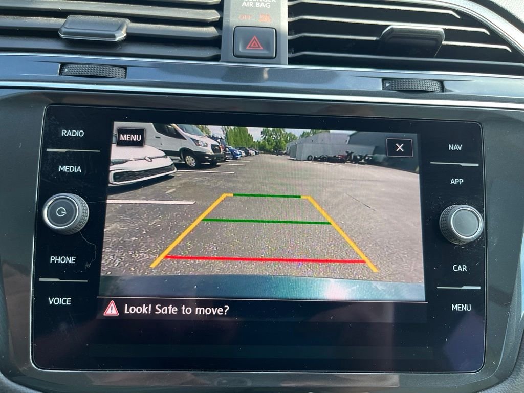 Used 2019 Green Volkswagen 2.0T SEL image 19
