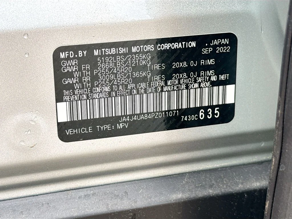 Used 2023 Alloy Silver Metallic Mitsubishi SE image 24