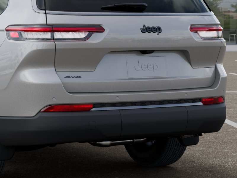 New 2026 Silver Zynith Jeep Altitude image 13