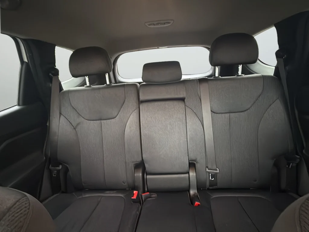 Used 2023 White Hyundai SEL image 27