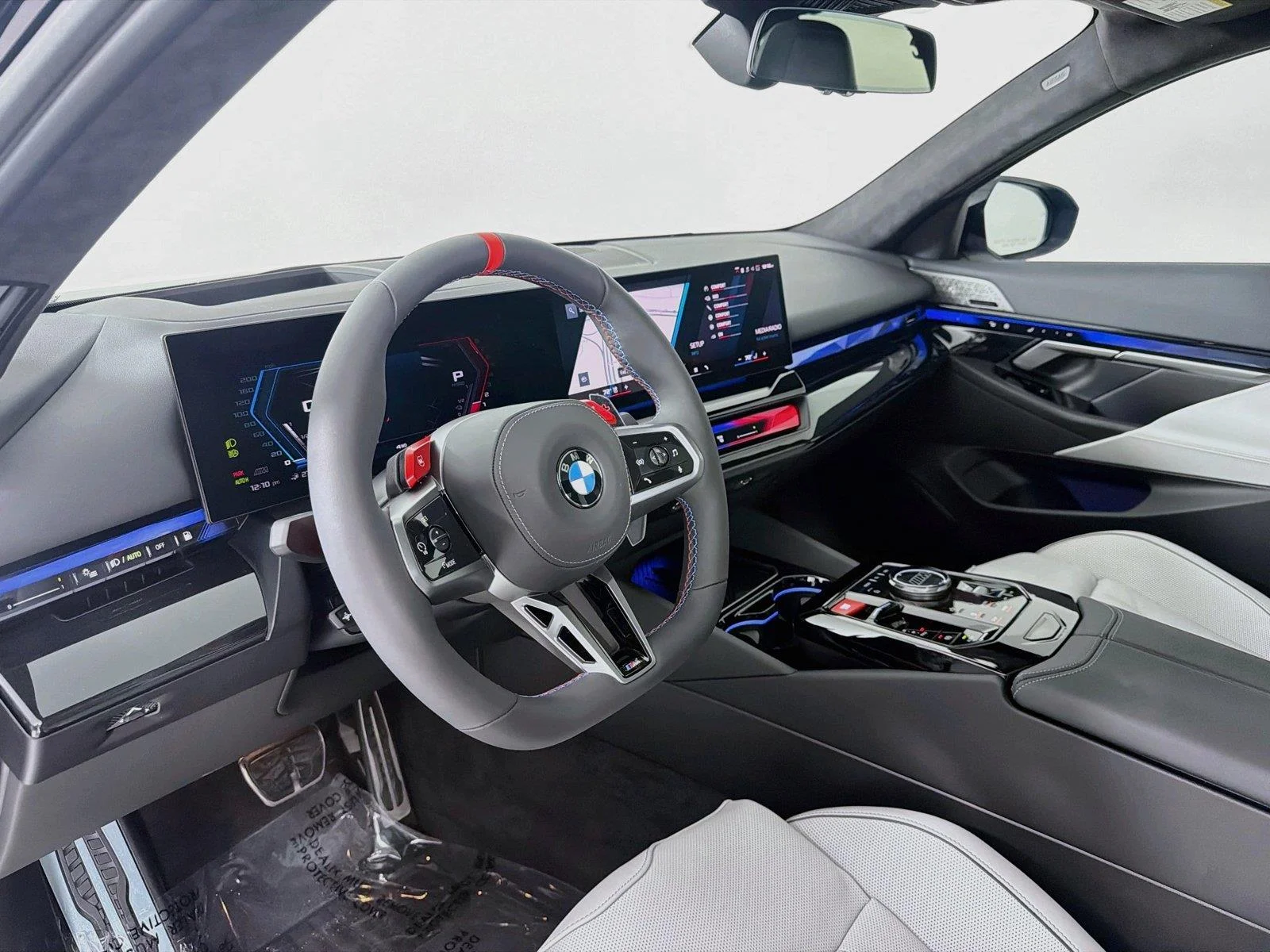 Used 2027 Carbon Black Metallic BMW  image 4