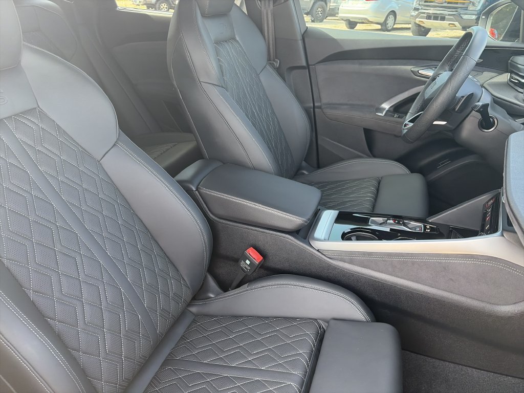 Used 2025  Audi 3.0T Premium Plus image 30