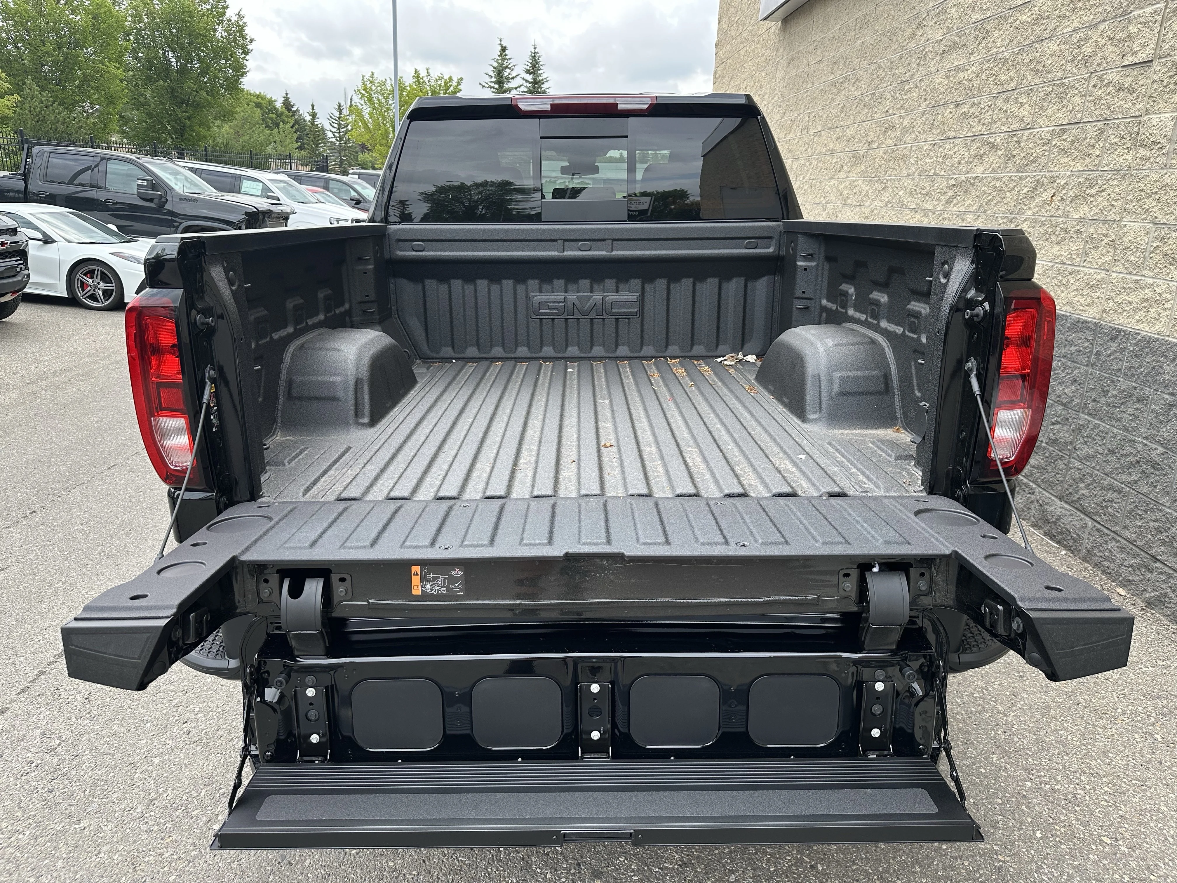 New 2026 Onyx Black GMC Elevation image 9