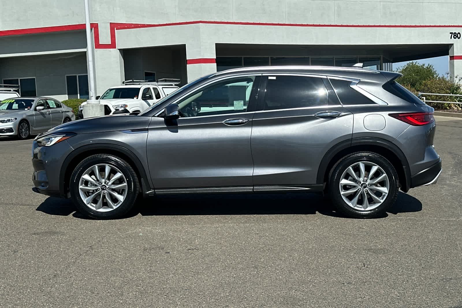 Used 2022 Graphite Shadow INFINITI LUXE image 9