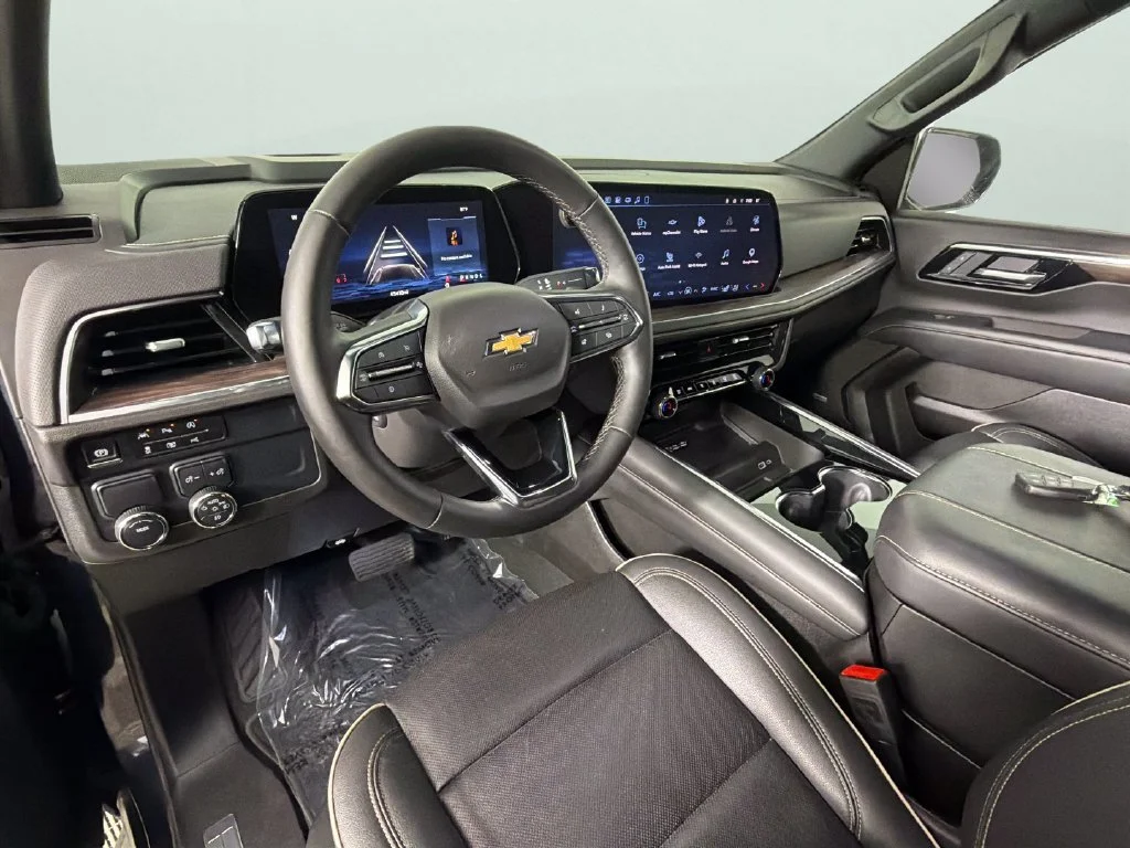 2025 Chevrolet Suburban Premier - Photo 18