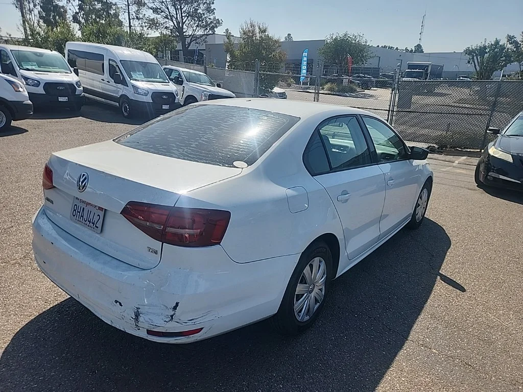 Used 2016 White Volkswagen 1.4T S image 12