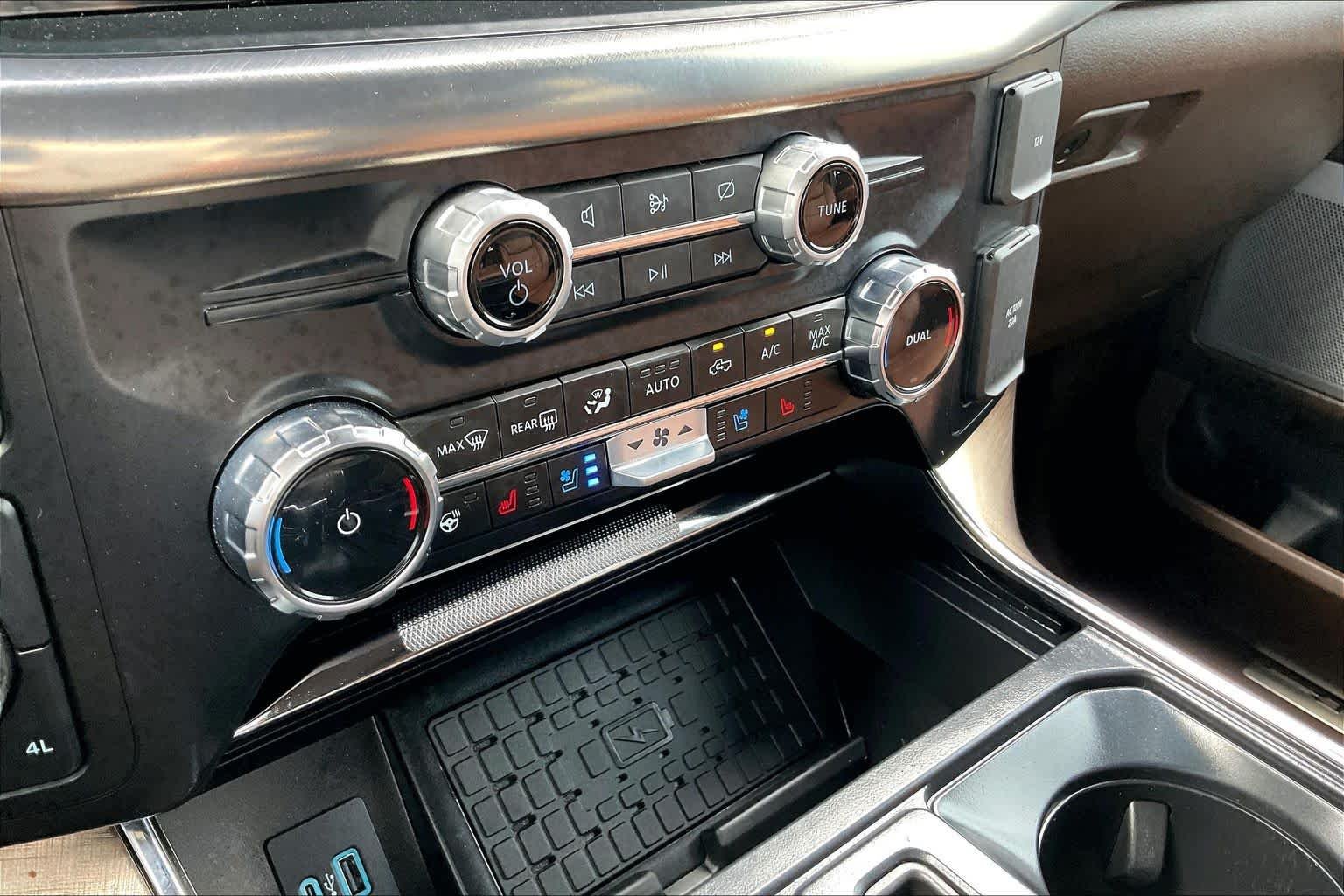 Used 2024 Star White Metallic Tri-Coat//Darkened Bronze Ford King Ranch image 35