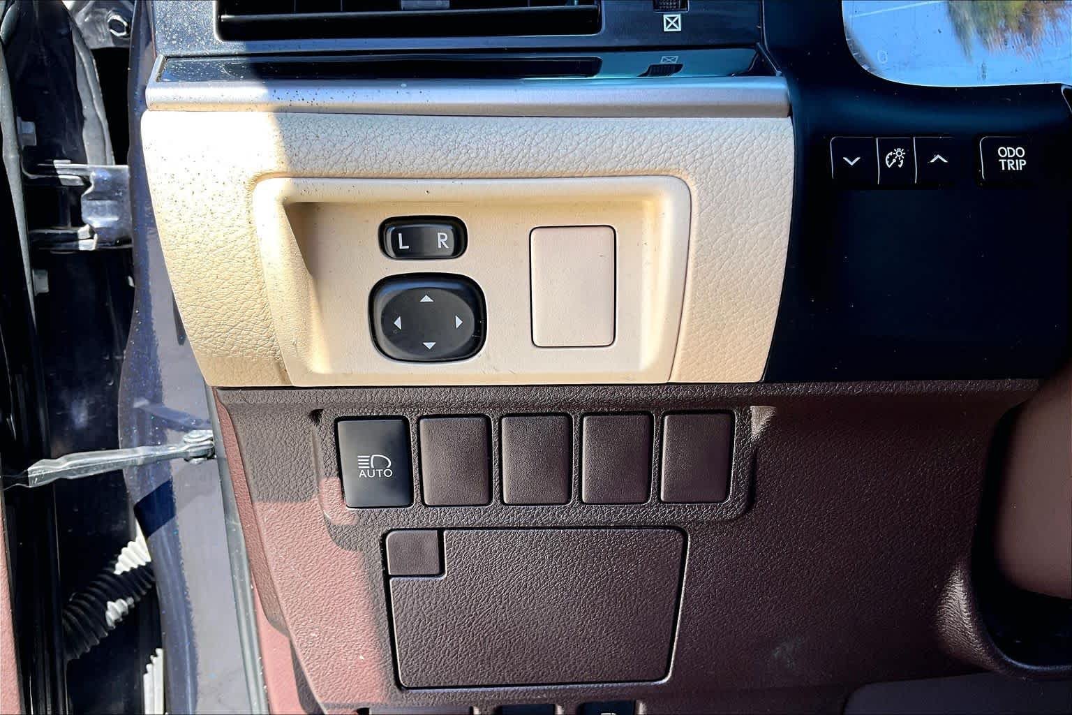 Used 2018 Nightfall Mica Lexus  image 33