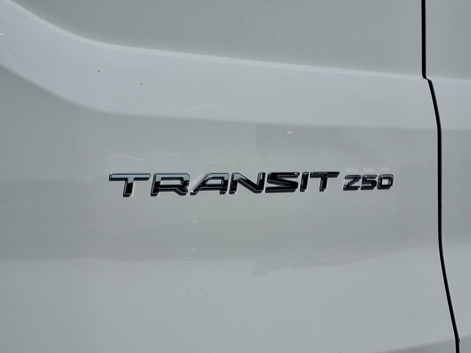 Certified Used 2024 Oxford White Clearcoat Ford Base image 34
