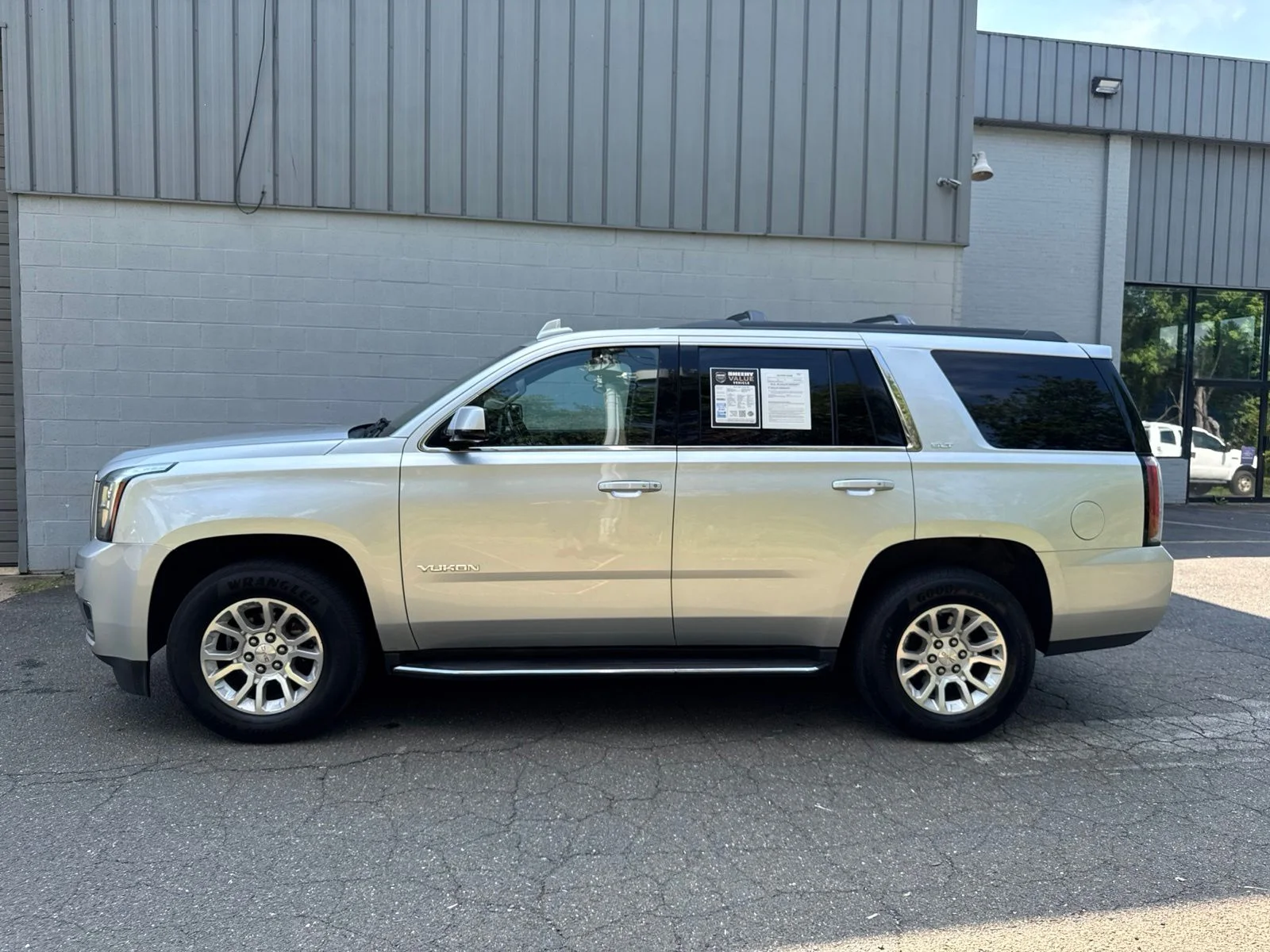 Used 2018 Silver GMC SLT image 9