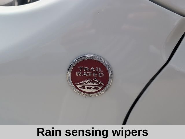 Used 2020 White Jeep Trailhawk image 14