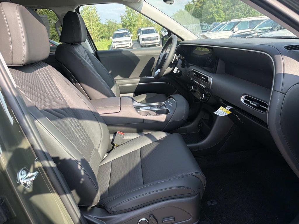 New 2026 Silver Hyundai SEL Premium AWD image 28