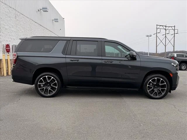 Used 2022 Evergreen Gray Metallic Chevrolet RST image 6