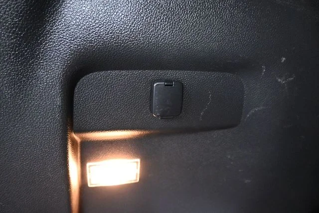 Used 2015 Black Ford XLT image 10