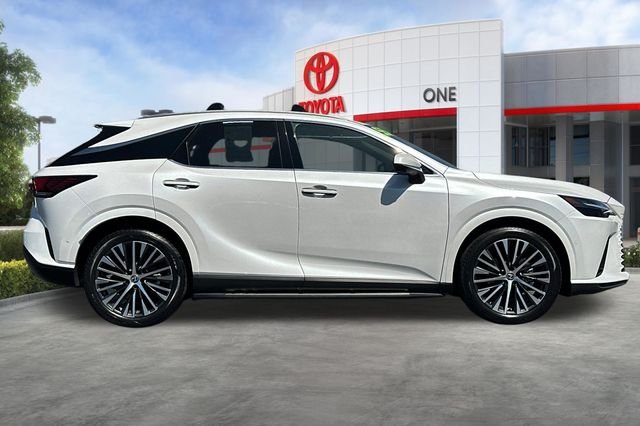 Used 2024 White Lexus 350 Premium Plus image 3