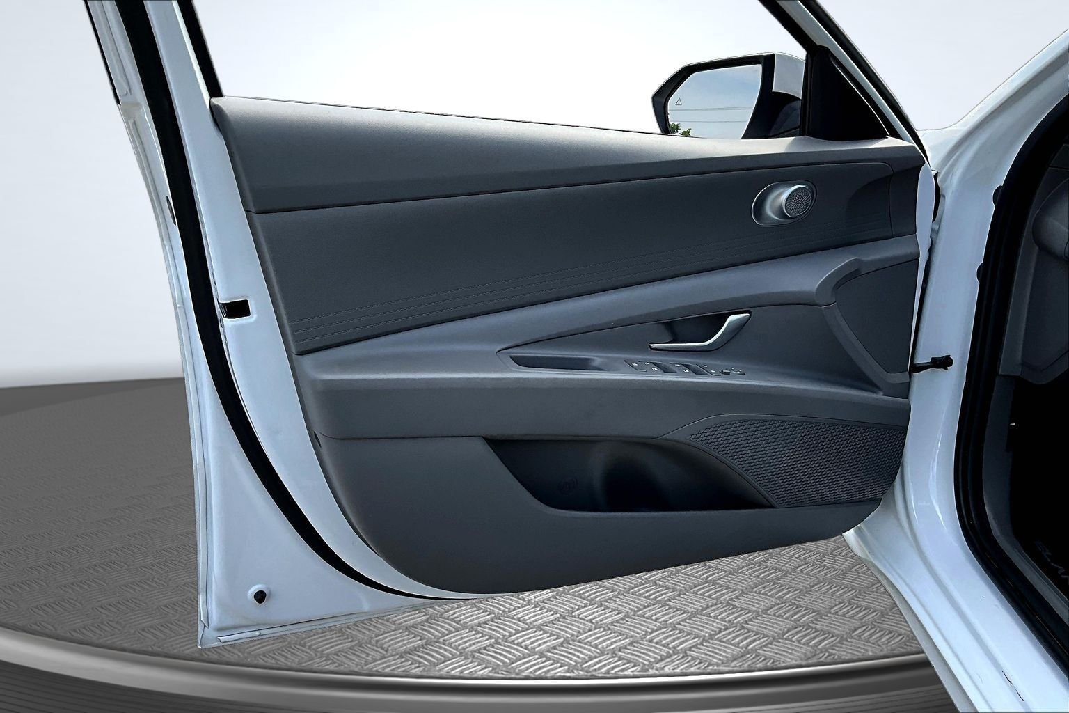 Certified Used 2025 White Hyundai SE image 18