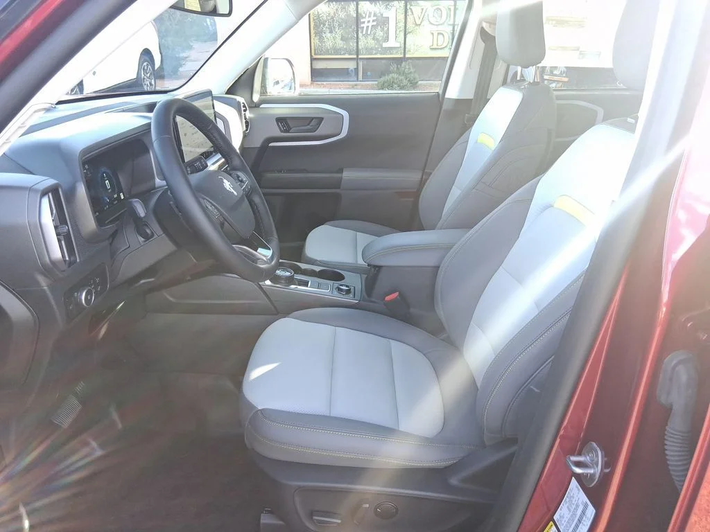 New 2025 Ruby Red Metallic Tinted Clearcoat Ford Badlands® image 9