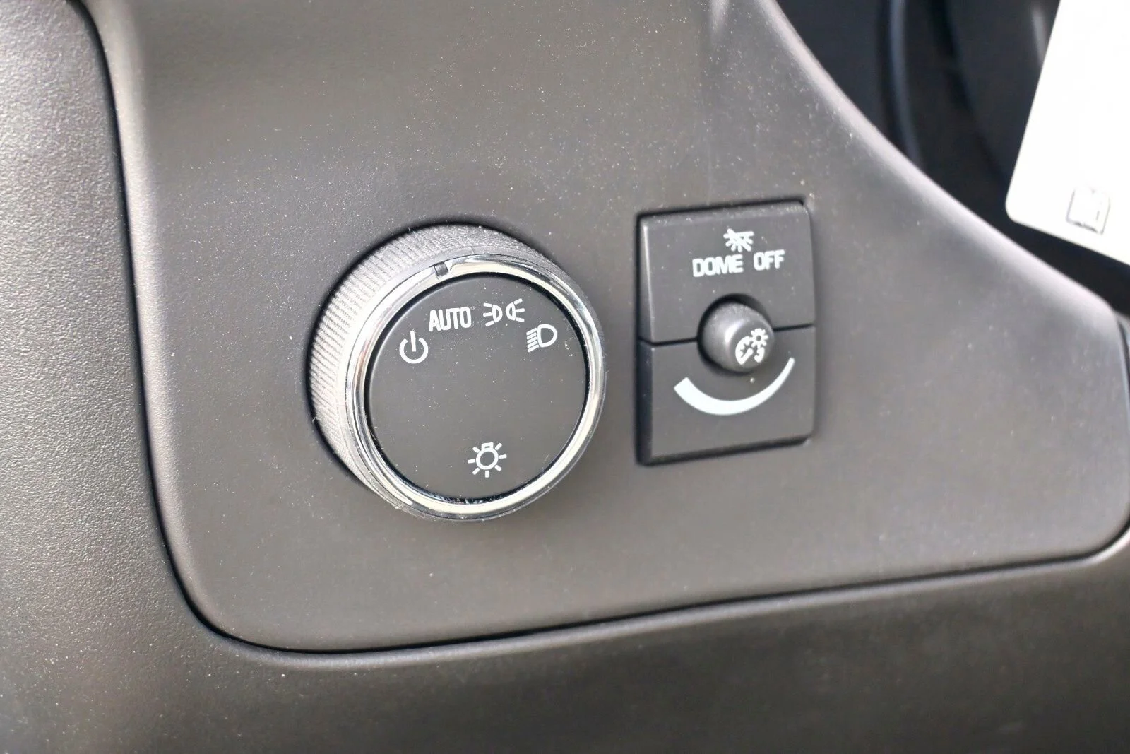 New 2025 Summit White GMC 1WT image 28
