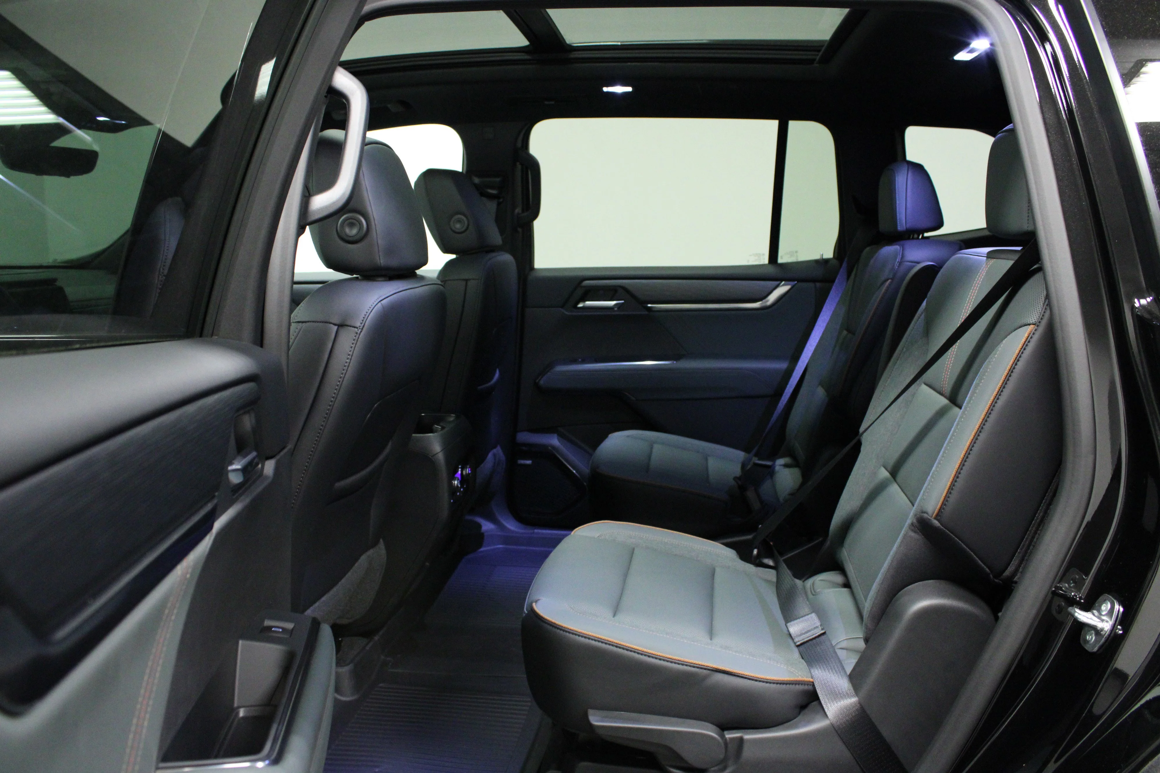 New 2026 Ebony Twilight Metallic GMC AT4 image 13