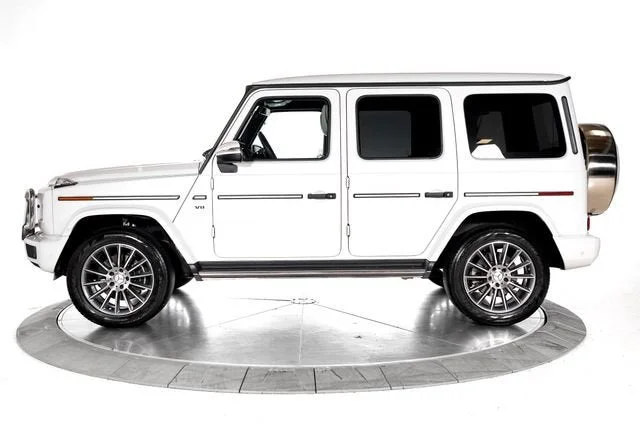 Used 2024 MANUFAKTUR Moonlight White Metallic Mercedes-Benz G 550 image 2