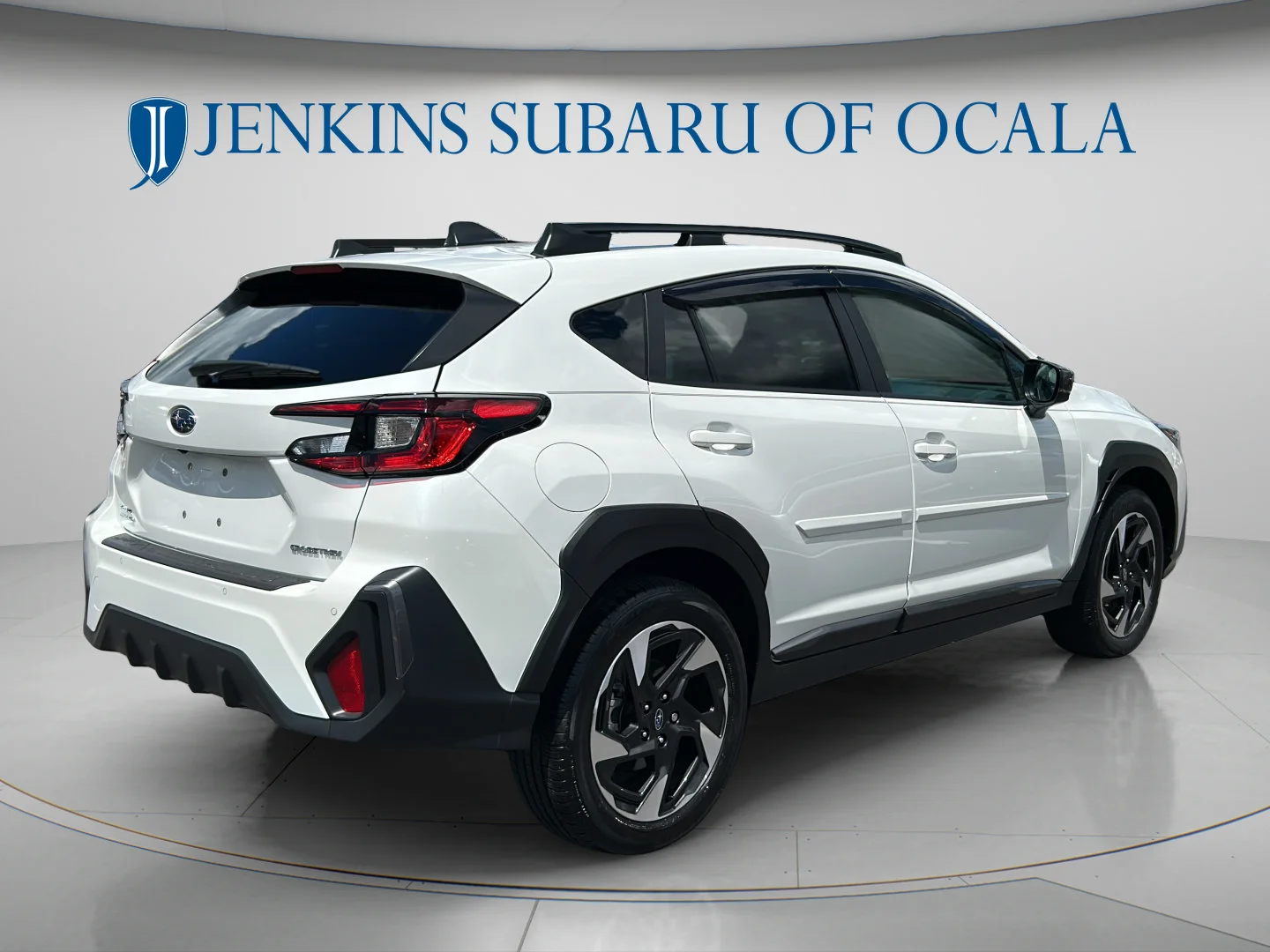 Used 2025 Crystal White Pearl Subaru Limited image 3