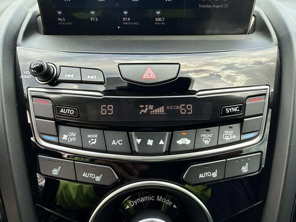 Used 2021  Acura Base image 32