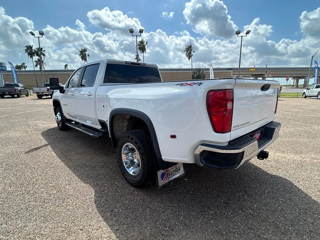 Used 2024 White Chevrolet LT image 4
