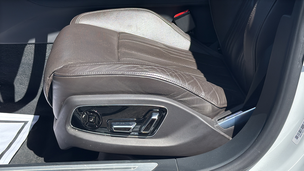 Used 2019 White Audi L 55 image 25