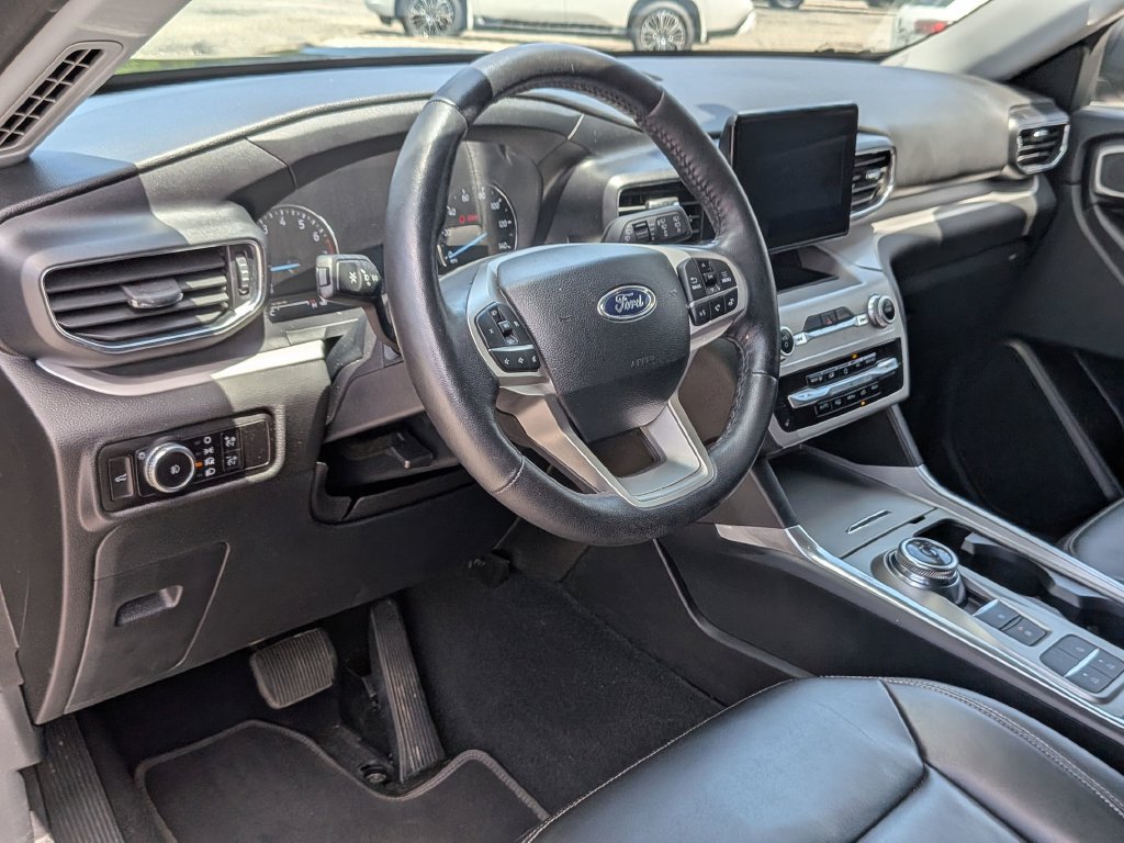 Used 2023 Black Ford XLT image 36