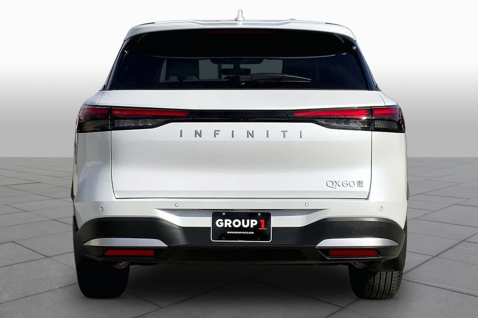 Used 2026 Radiant White INFINITI PURE image 5