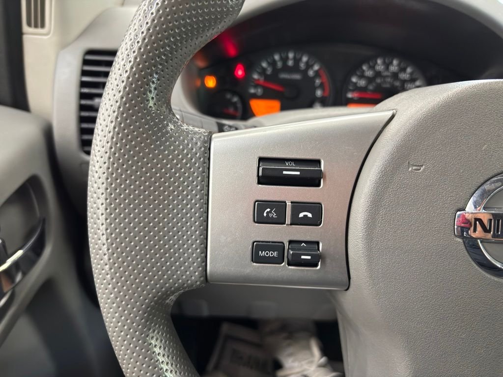 Used 2014 Silver Nissan SV image 22