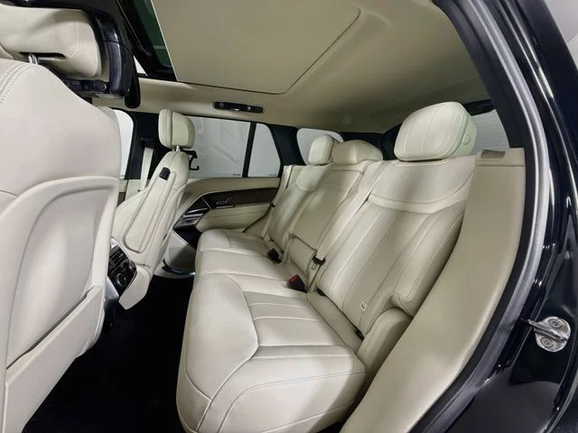 New 2026 Santorini Black Land Rover SE image 24