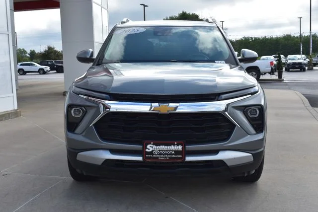 Used 2025 Gray Chevrolet LT image 3