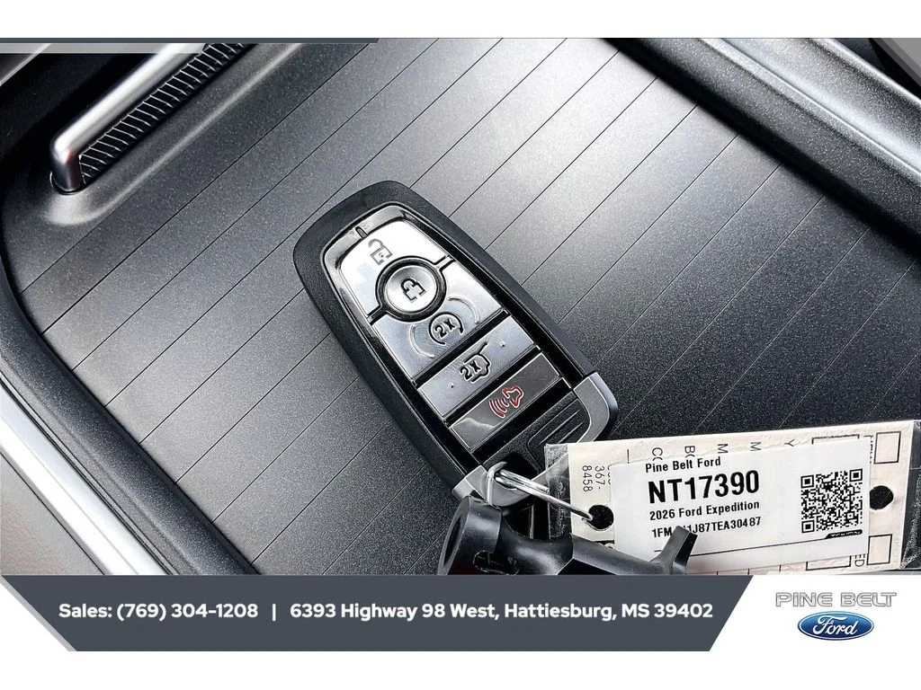 New 2026 Star White Metallic Tri-Coat Ford Active image 9