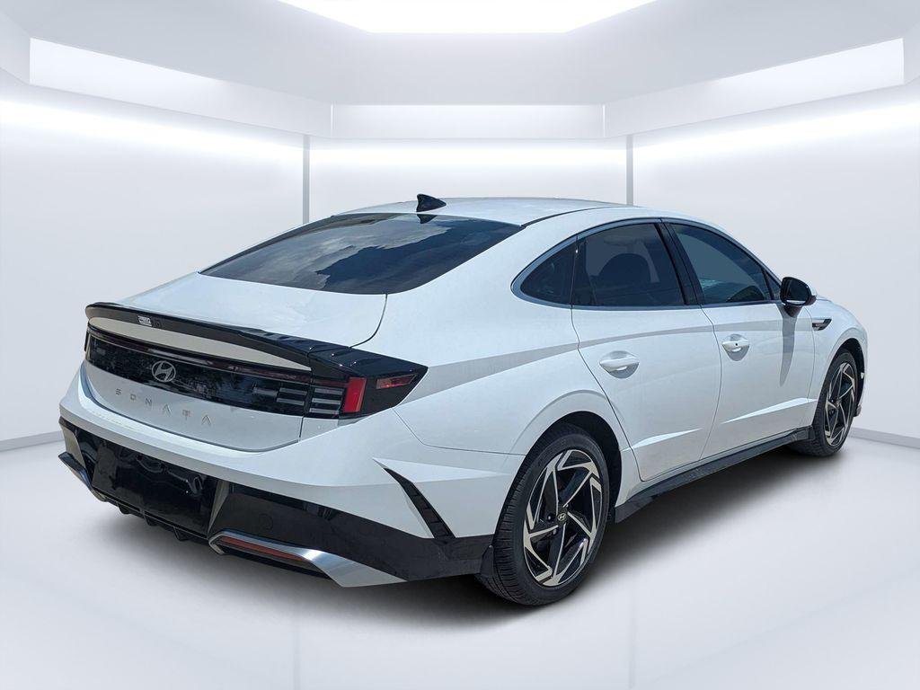 New 2026 White Hyundai SEL Sport image 3