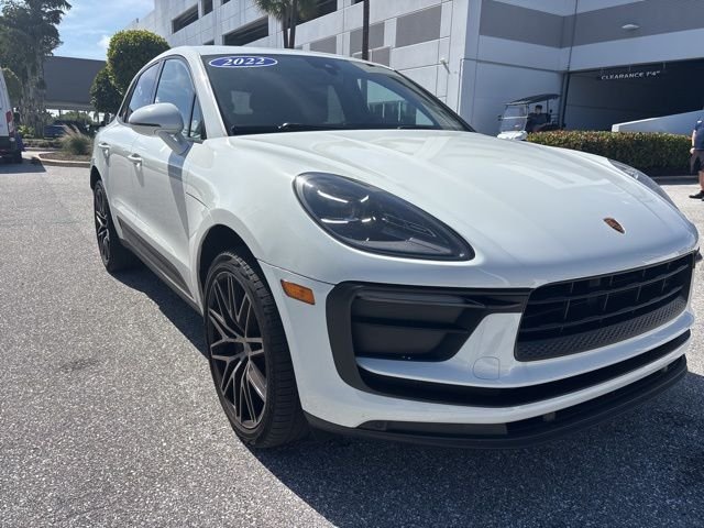 2022 Porsche Macan Base