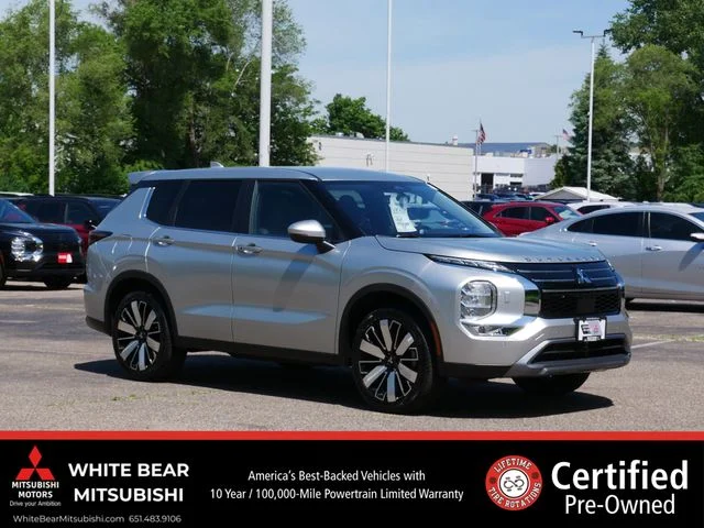 Certified Used 2025 Alloy Silver Metallic Mitsubishi SE image 1