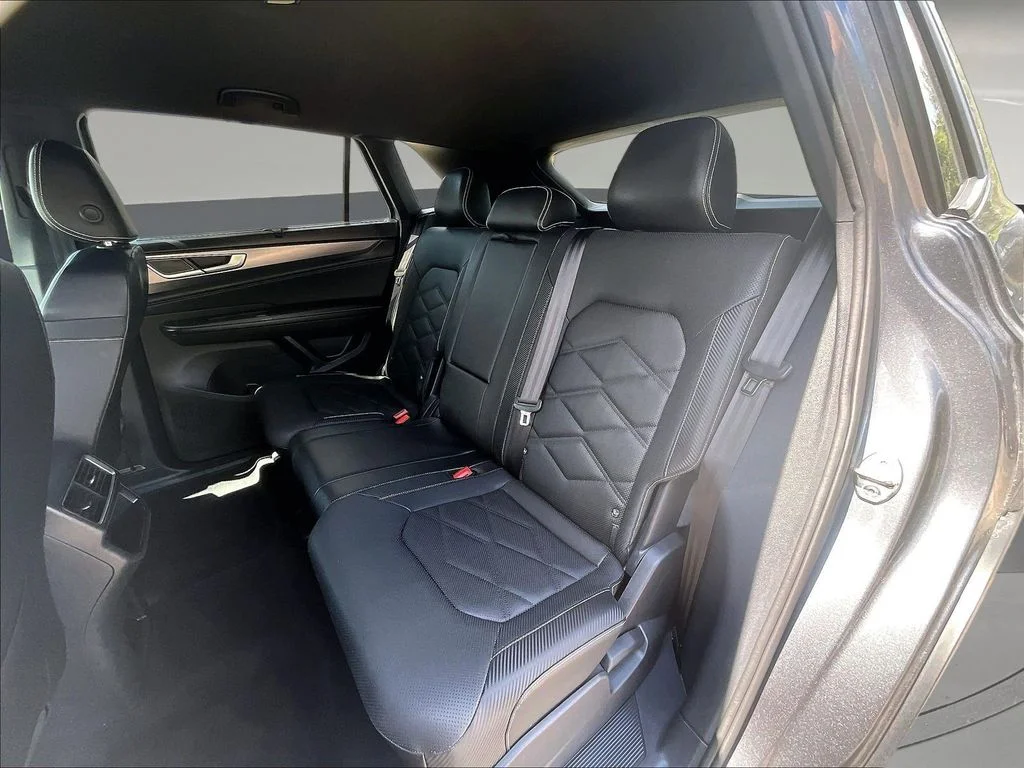 Certified Used 2025  Volkswagen 2.0T SE w/Technology image 26